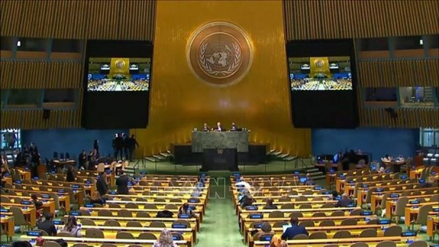 An overview of the UN General Assembly meeting in celebration of the 40th anniversary of the adoption and opening for signature of UNCLOS on December 8 (Photo: VNA) An overview of the UN General Assembly meeting in celebration of the 40th anniversary of the adoption and opening for signature of UNCLOS on December 8 (Photo: VNA)