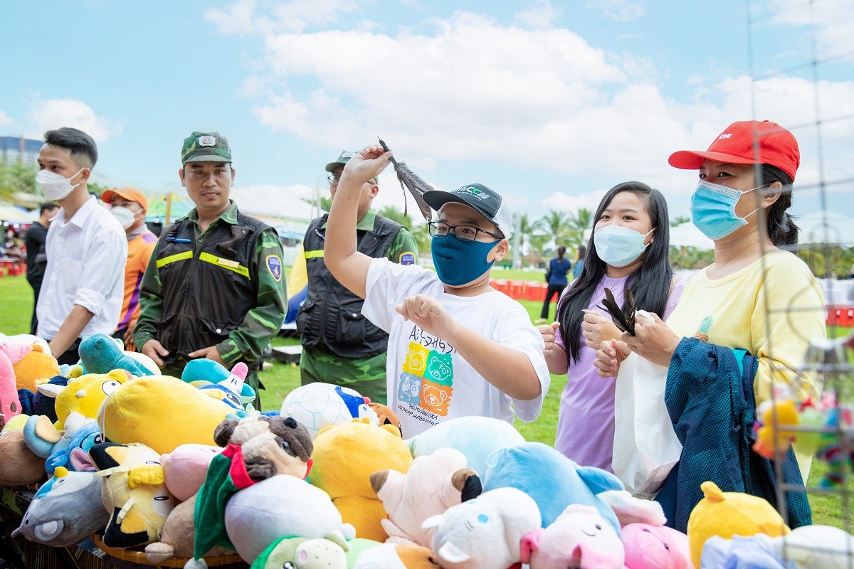 Vinhomes Grand Park thu hút hàng nghìn du khách dịp cuối tuần