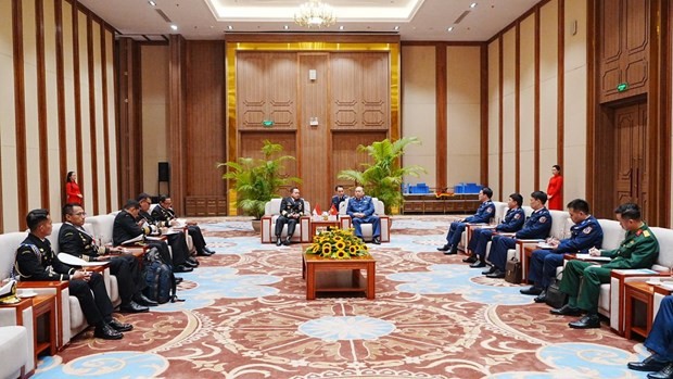 At the meeting between representatives of the Vietnam Coast Guard (VCG) High Command and the Indonesian Coast Guard (Bakamla). Photo: baotintuc.vn At the meeting between representatives of the Vietnam Coast Guard (VCG) High Command and the Indonesian Coast Guard (Bakamla). Photo: baotintuc.vn
