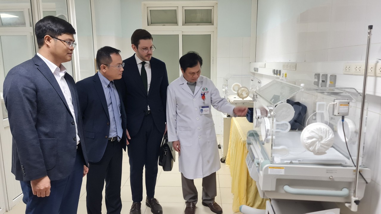 Đại sứ quán Ba Lan viện trợ máy móc, thiết bị y tế cho tỉnh Nghệ An Đại sứ quán Ba Lan viện trợ máy móc, thiết bị y tế cho tỉnh Nghệ An