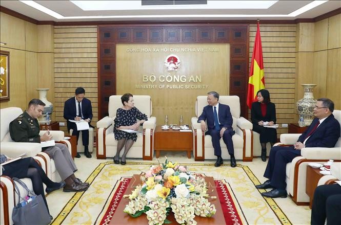 Tăng cường thúc đẩy quan hệ hợp tác Việt Nam - Hoa Kỳ Tăng cường thúc đẩy quan hệ hợp tác Việt Nam - Hoa Kỳ