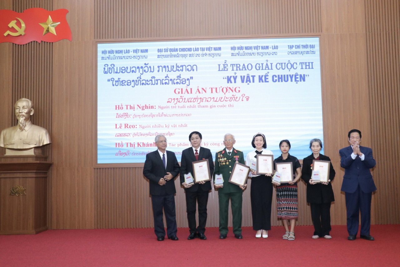 Toả sáng những câu chuyện về tình hữu nghị “mãi mãi vững bền hơn núi, hơn sông”