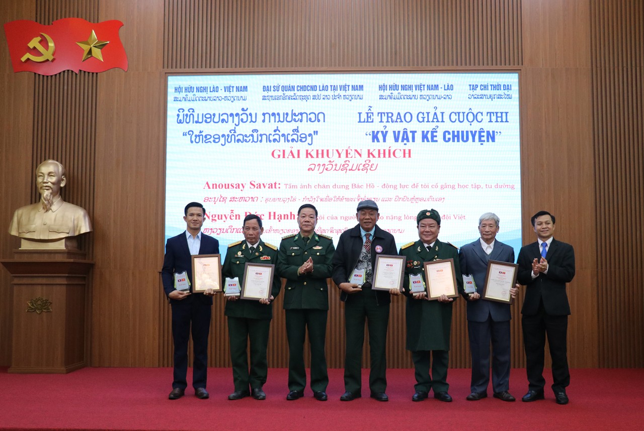 Toả sáng những câu chuyện về tình hữu nghị “mãi mãi vững bền hơn núi, hơn sông”