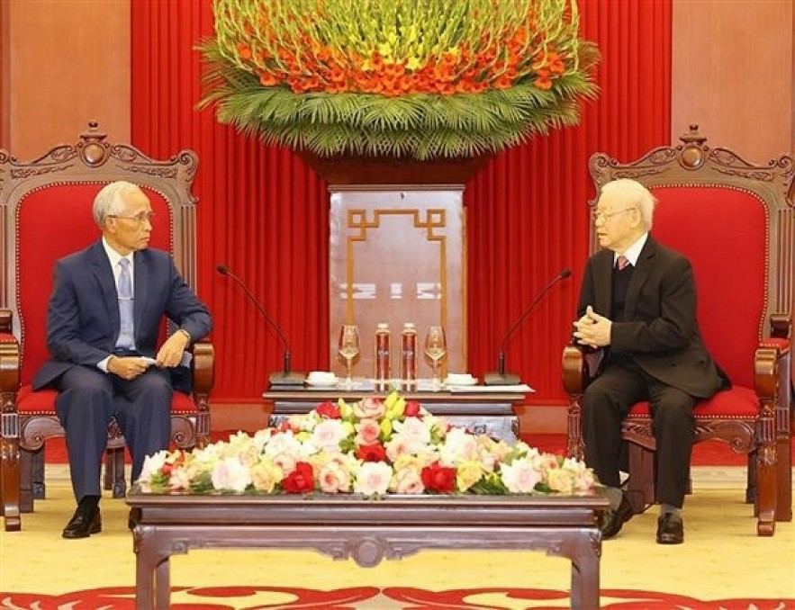 Party General Secretary Nguyen Phu Trong (R) and head of the LPRP’s Commission for Propaganda and Training Khamphan Pheuyavong (Photo: VNA) Party General Secretary Nguyen Phu Trong (R) and head of the LPRP’s Commission for Propaganda and Training Khamphan Pheuyavong (Photo: VNA)