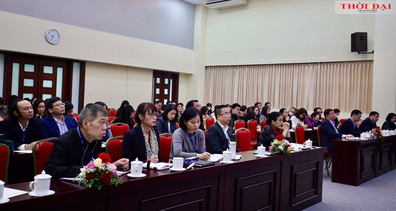Cán bộ, đảng viên, người lao động cơ quan Liên hiệp các tổ chức hữu nghị Việt Nam học tập, quán triệt Nghị quyết Hội nghị Trung ương 6 khóa XIII. Cán bộ, đảng viên, người lao động cơ quan Liên hiệp các tổ chức hữu nghị Việt Nam học tập, quán triệt Nghị quyết Hội nghị Trung ương 6 khóa XIII.
