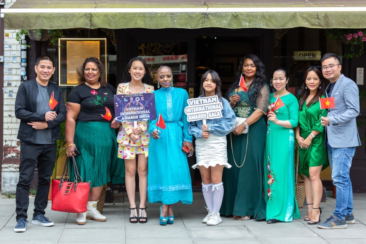 The Vietnamese women community plays an important role in UK’ society The Vietnamese women community plays an important role in UK’ society