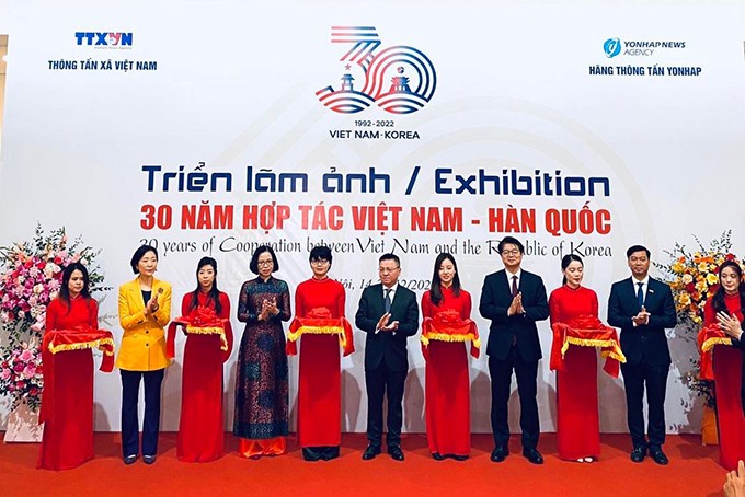 At the exhibition. Photo: VNA At the exhibition. Photo: VNA