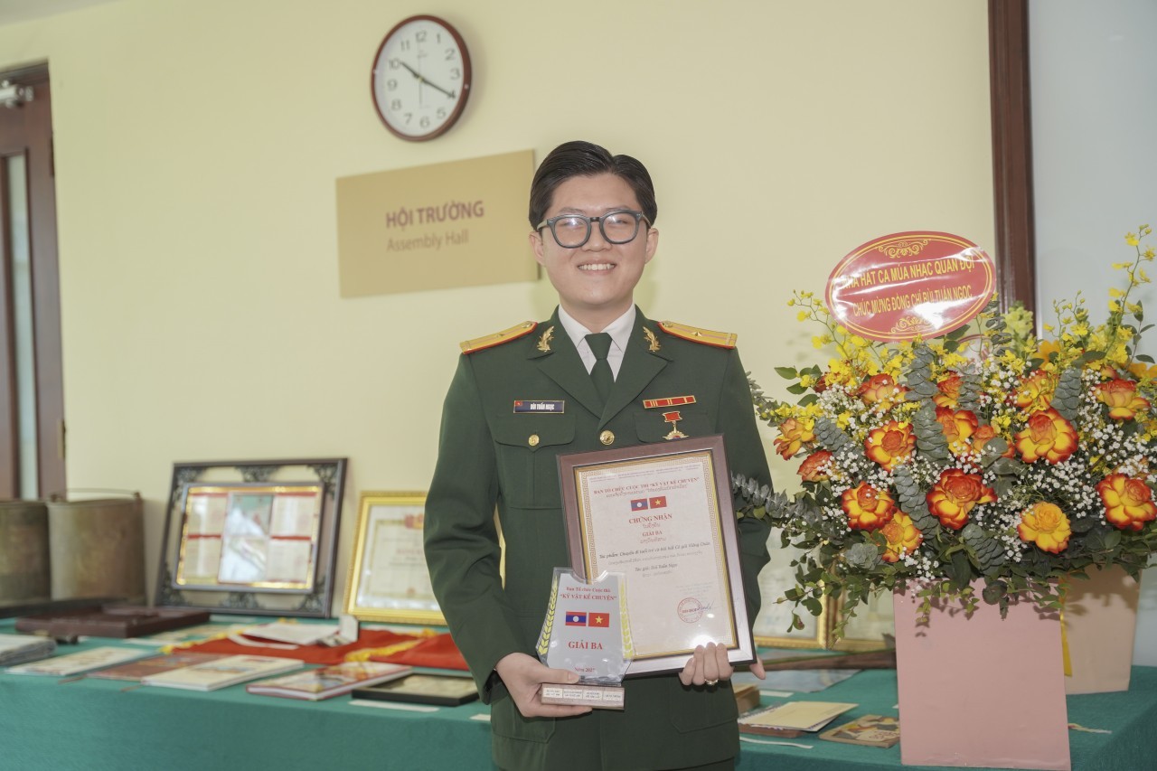 kỷ vật kể chuyện