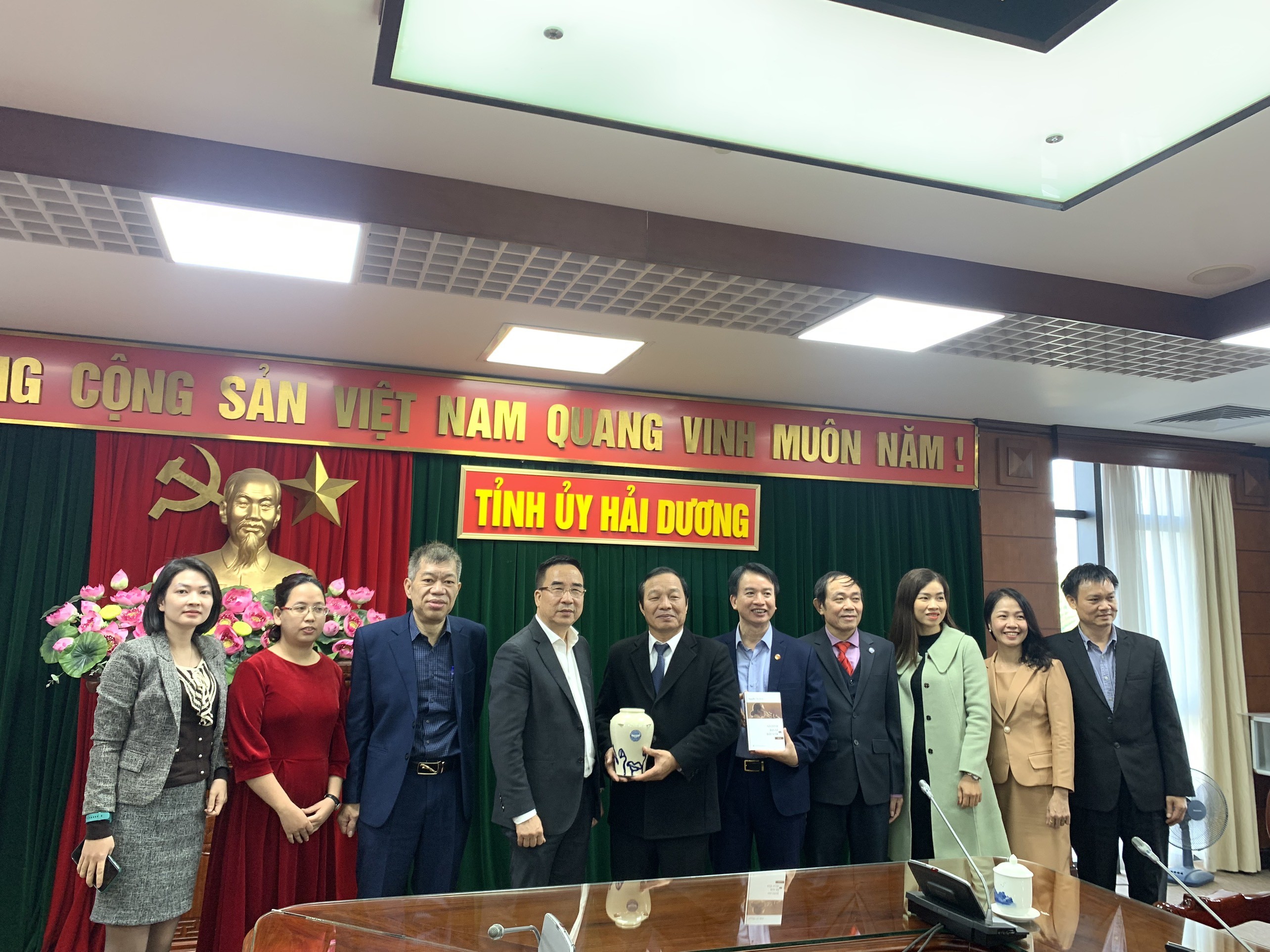 Các đại biểu chụp ảnh kỷ niệm (Ảnh: Quỳnh Hoa). Các đại biểu chụp ảnh kỷ niệm (Ảnh: Quỳnh Hoa).