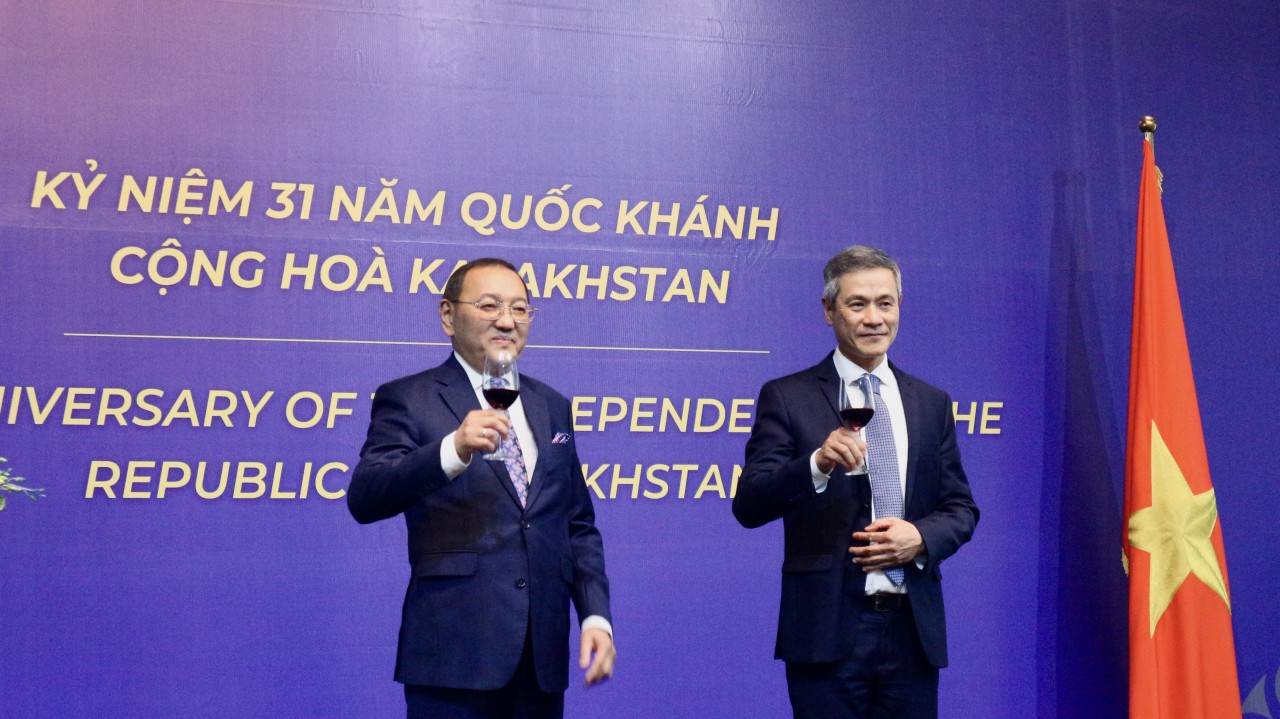 Kỷ niệm 31 năm Ngày Quốc khánh Cộng hòa Kazakhstan tại Hà Nội Kỷ niệm 31 năm Ngày Quốc khánh Cộng hòa Kazakhstan tại Hà Nội