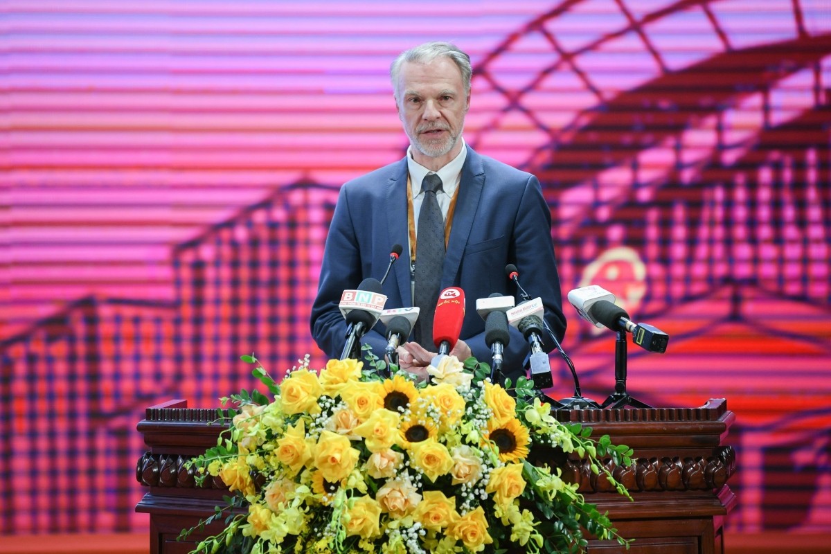 UNESCO sẵn sàng hỗ trợ Việt Nam đưa văn hóa vào trung tâm chính sách phát triển UNESCO sẵn sàng hỗ trợ Việt Nam đưa văn hóa vào trung tâm chính sách phát triển