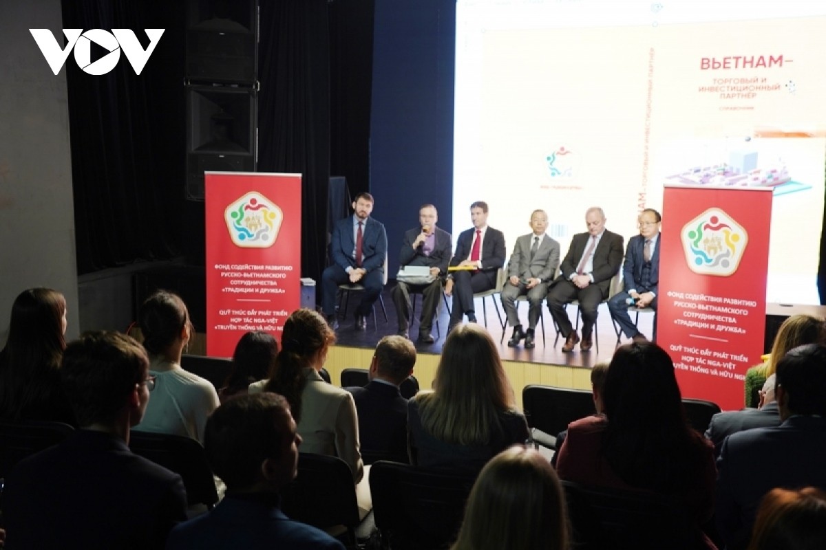 Launching Reference Book to Promote Trade between Vietnam, Russia Launching Reference Book to Promote Trade between Vietnam, Russia