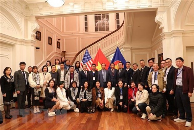 A delegation of over 30 Vietnamese enterprises is paying a fact-finding tour to the US market from November 20 to December 1, with an aim to build effective business strategies in the global economy through digital transformation and innovation. A delegation of over 30 Vietnamese enterprises is paying a fact-finding tour to the US market from November 20 to December 1, with an aim to build effective business strategies in the global economy through digital transformation and innovation.