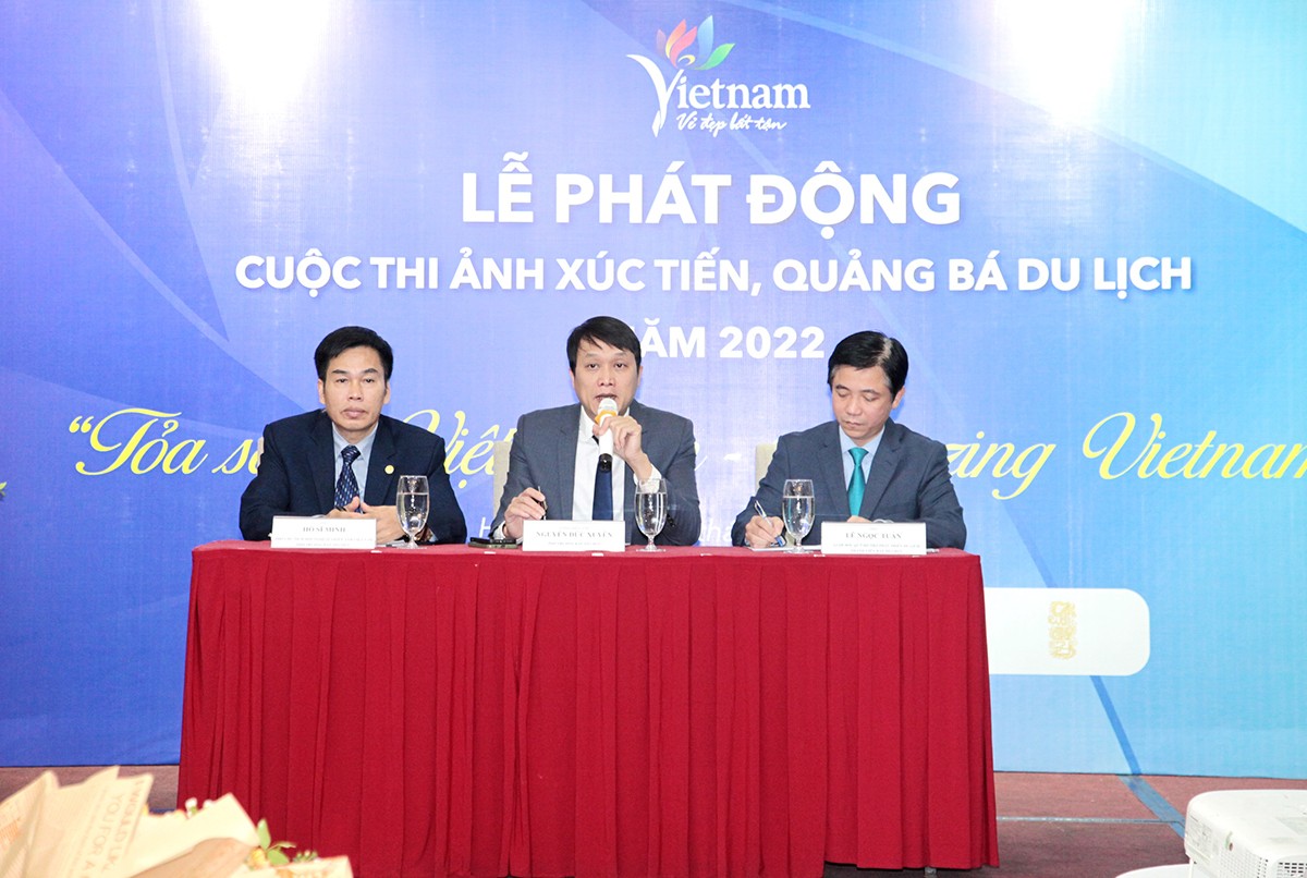 Các đại biểu chủ trì sự kiện Cuộc thi Ảnh xúc tiến, quảng bá du lịch 2022 (Ảnh: TITC) Các đại biểu chủ trì sự kiện Cuộc thi Ảnh xúc tiến, quảng bá du lịch 2022 (Ảnh: TITC)