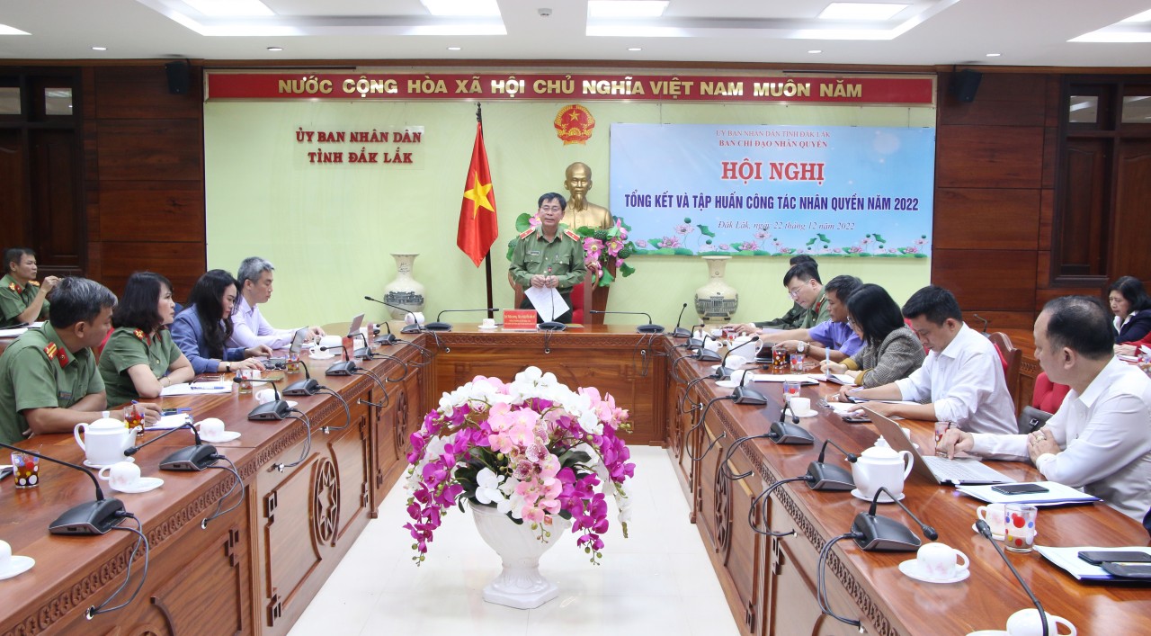 Thiếu tướng Nguyễn Văn Kỷ, Phó Chánh Văn phòng Thường trực Ban Chỉ đạo Nhân quyền của Chính phủ phát biểu tại Thiếu tướng Nguyễn Văn Kỷ, Phó Chánh Văn phòng Thường trực Ban Chỉ đạo Nhân quyền của Chính phủ phát biểu tại