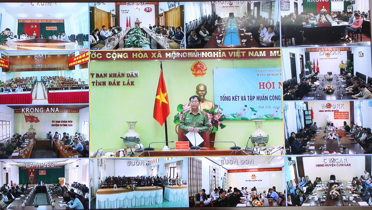 Tham dự hội nghị còn có 760 đại biểu ở điểm cầu UBND tỉnh và UBND các huyện, thị xã, thành phố. Tham dự hội nghị còn có 760 đại biểu ở điểm cầu UBND tỉnh và UBND các huyện, thị xã, thành phố.
