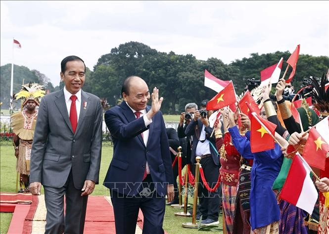 Lễ đón Chủ tịch nước Nguyễn Xuân Phúc thăm cấp Nhà nước tới Indonesia Lễ đón Chủ tịch nước Nguyễn Xuân Phúc thăm cấp Nhà nước tới Indonesia
