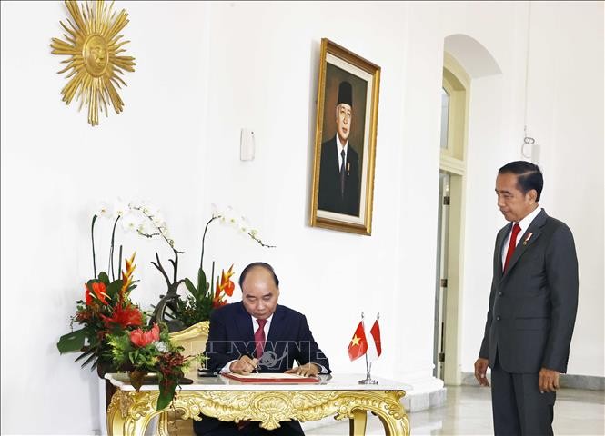 Lễ đón Chủ tịch nước Nguyễn Xuân Phúc thăm cấp Nhà nước tới Indonesia Lễ đón Chủ tịch nước Nguyễn Xuân Phúc thăm cấp Nhà nước tới Indonesia