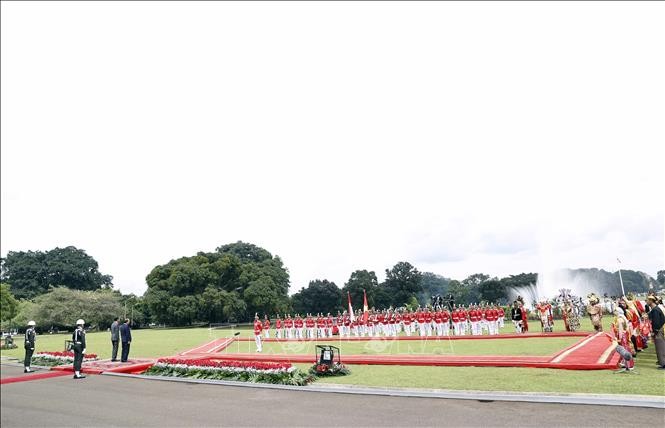 Lễ đón Chủ tịch nước Nguyễn Xuân Phúc thăm cấp Nhà nước tới Indonesia Lễ đón Chủ tịch nước Nguyễn Xuân Phúc thăm cấp Nhà nước tới Indonesia