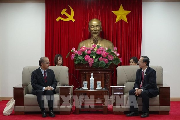 Vice Chairman of the Binh Duong Provincial People's Committee Nguyen Van Danh (R) receives Governor Nitta Hachiro. Photo: VNA Vice Chairman of the Binh Duong Provincial People's Committee Nguyen Van Danh (R) receives Governor Nitta Hachiro. Photo: VNA