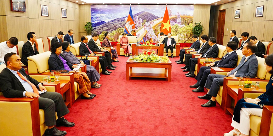 Phó Chủ tịch Quốc hội Nguyễn Đức Hải tiếp Nhóm Nghị sĩ hữu nghị Campuchia - Việt Nam của Quốc hội và Thượng viện Campuchia Phó Chủ tịch Quốc hội Nguyễn Đức Hải tiếp Nhóm Nghị sĩ hữu nghị Campuchia - Việt Nam của Quốc hội và Thượng viện Campuchia