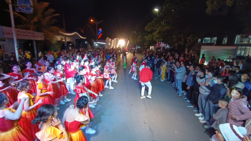 Sôi động Lễ hội Carnaval mùa đông Hạ Long 2022 Sôi động Lễ hội Carnaval mùa đông Hạ Long 2022