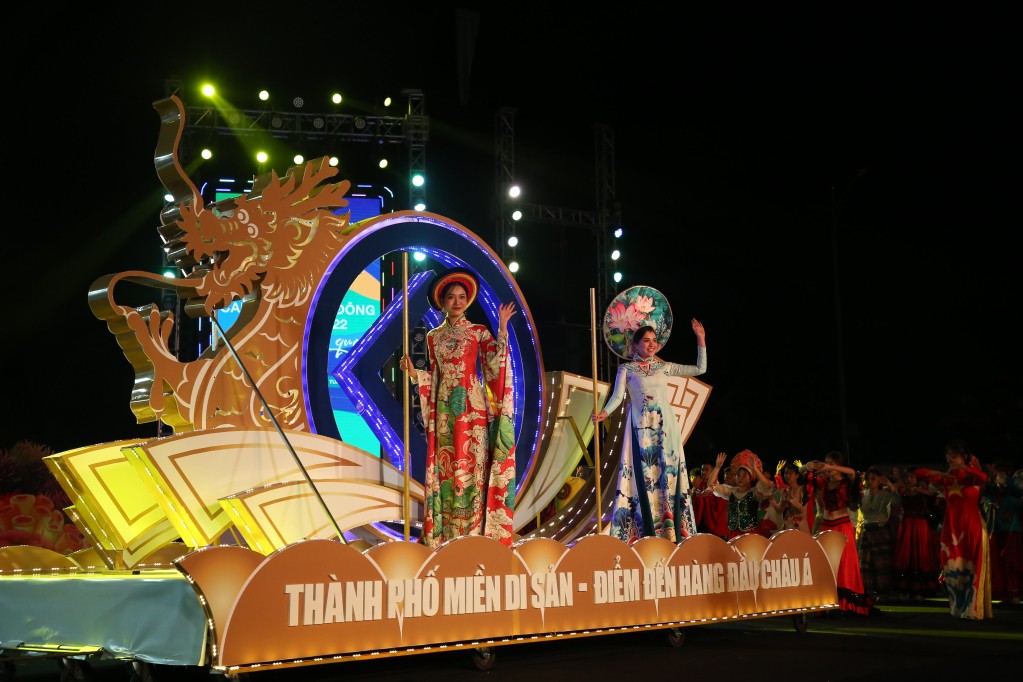 Sôi động Lễ hội Carnaval mùa đông Hạ Long 2022 Sôi động Lễ hội Carnaval mùa đông Hạ Long 2022