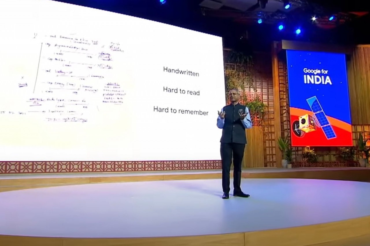 Google trình diễn công nghệ AI nhận diện chữ viết tay của mình tại hội nghị tổ chức ở Ấn Độ (Ảnh: Google)