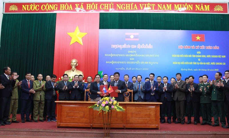 Củng cố và phát triển quan hệ hữu nghị, đoàn kết đặc biệt giữa hai tỉnh Quảng Bình và Sạ-vẳn-na-khệt (Lào) Củng cố và phát triển quan hệ hữu nghị, đoàn kết đặc biệt giữa hai tỉnh Quảng Bình và Sạ-vẳn-na-khệt (Lào)