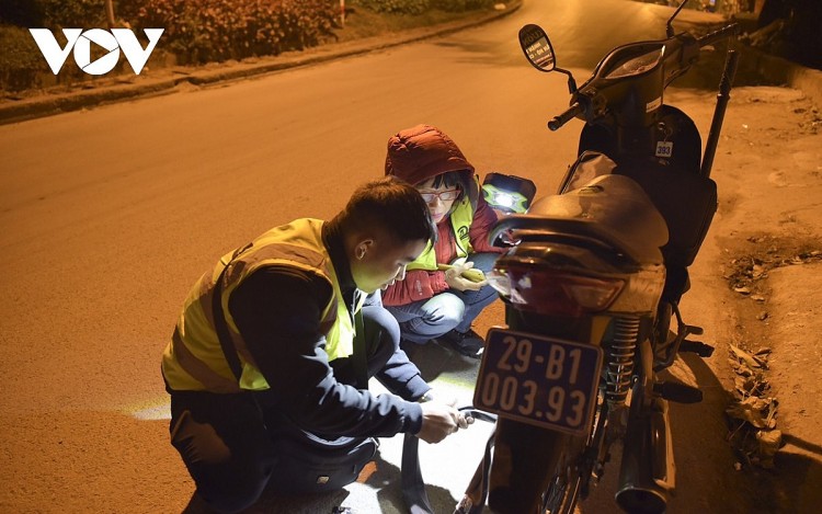 Chàng trai 9X, ngày làm nhân viên hành chính, tối rong ruổi cứu hộ xe gặp sự cố