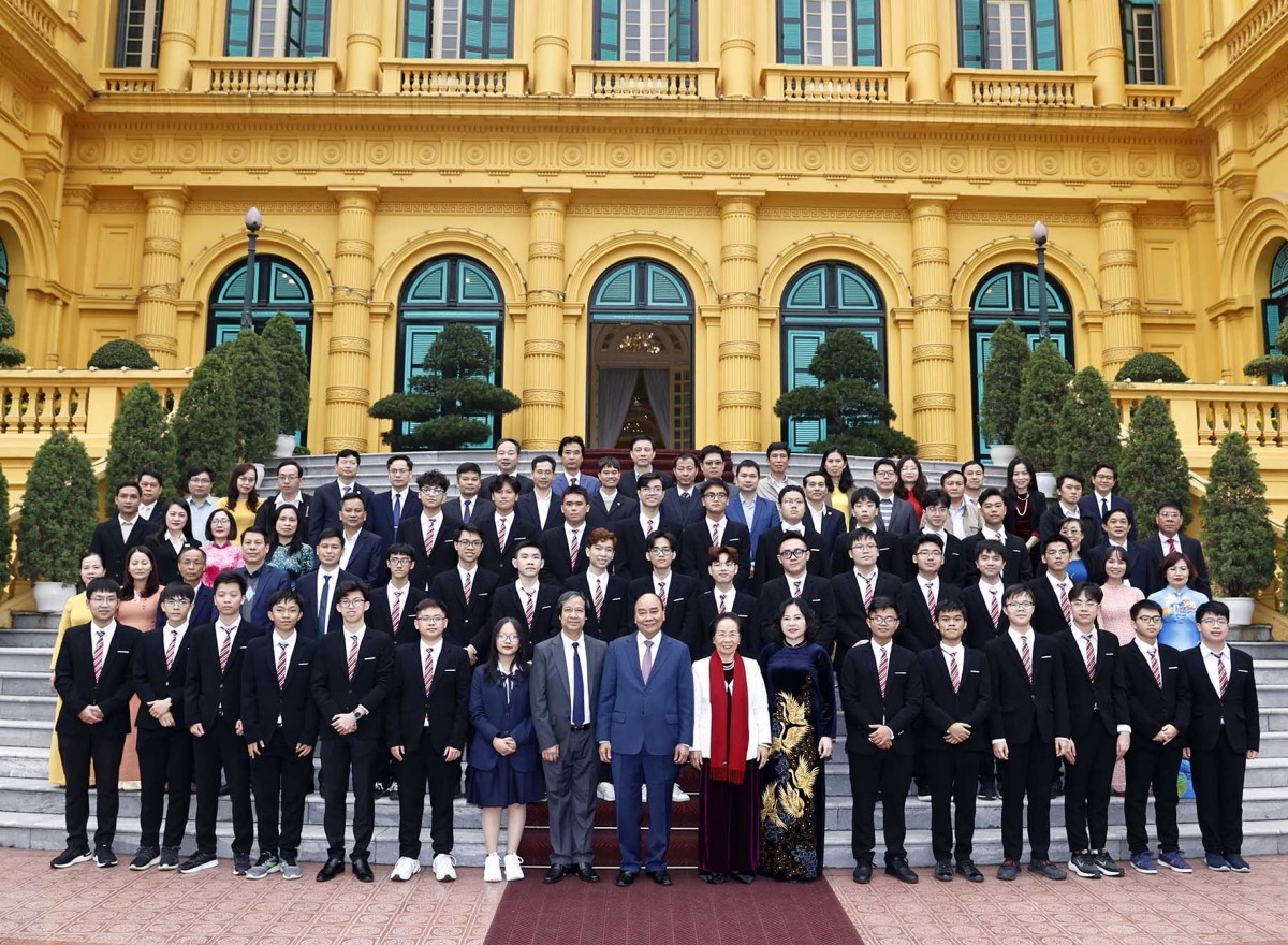 Chủ tịch nước trao Huân chương Lao động cho học sinh đoạt giải quốc tế 2022 Chủ tịch nước trao Huân chương Lao động cho học sinh đoạt giải quốc tế 2022