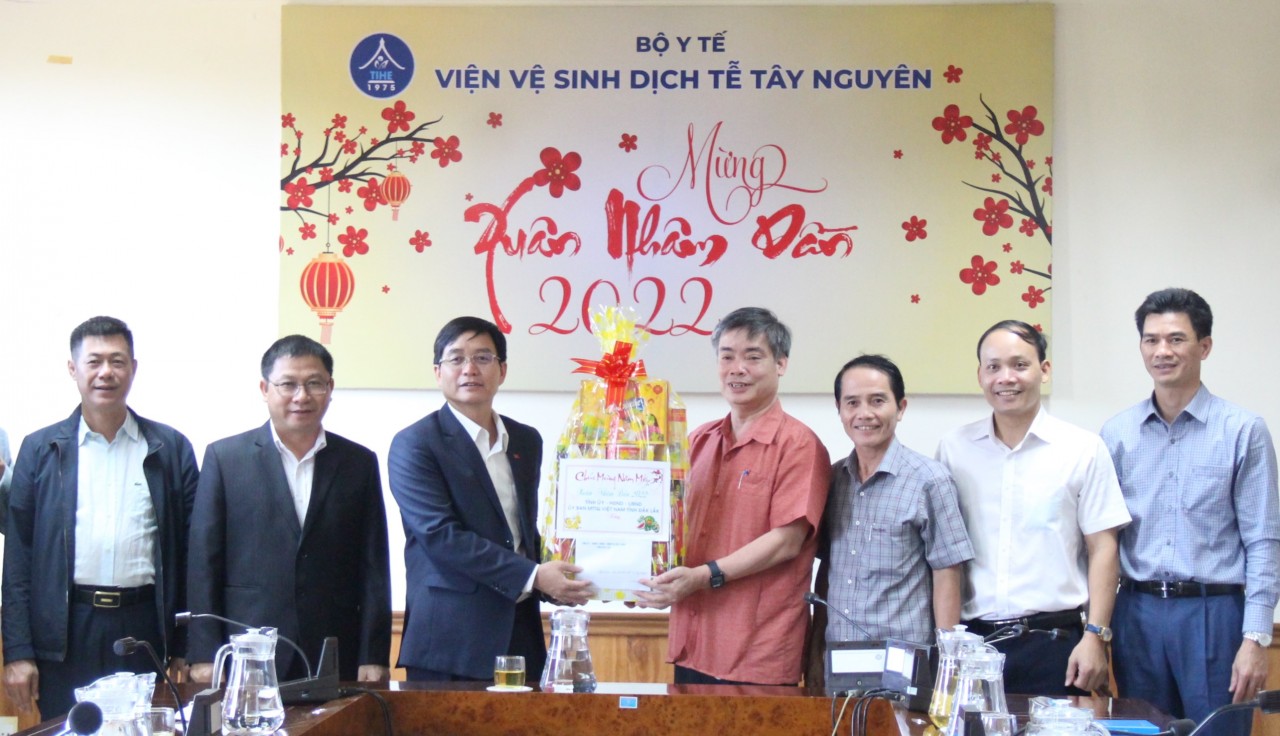 Đắk Lắk dành hơn 76 tỷ đồng cho người có công và an sinh xã hội nhân dịp Tết Nguyên đán Quý Mão 2023 Đắk Lắk dành hơn 76 tỷ đồng cho người có công và an sinh xã hội nhân dịp Tết Nguyên đán Quý Mão 2023