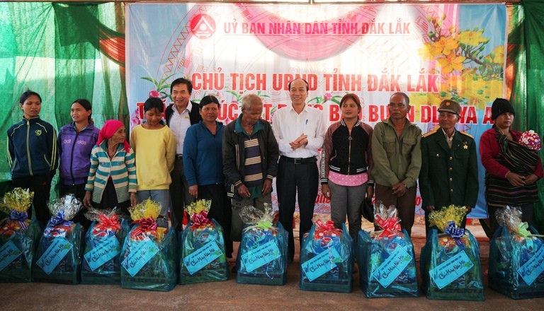 Đắk Lắk dành hơn 76 tỷ đồng cho người có công và an sinh xã hội nhân dịp Tết Nguyên đán Quý Mão 2023 Đắk Lắk dành hơn 76 tỷ đồng cho người có công và an sinh xã hội nhân dịp Tết Nguyên đán Quý Mão 2023