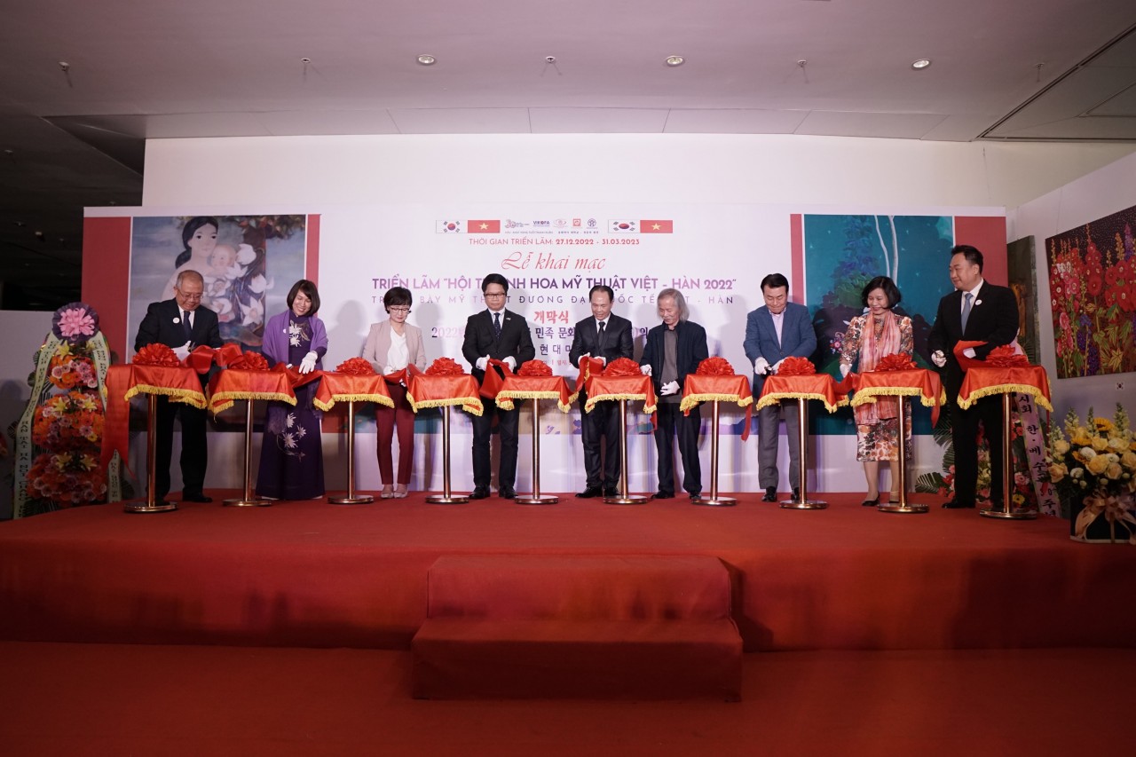 Vinh danh những nỗ lực sáng tạo vì cộng đồng của mỹ thuật Việt Nam - Hàn Quốc Vinh danh những nỗ lực sáng tạo vì cộng đồng của mỹ thuật Việt Nam - Hàn Quốc