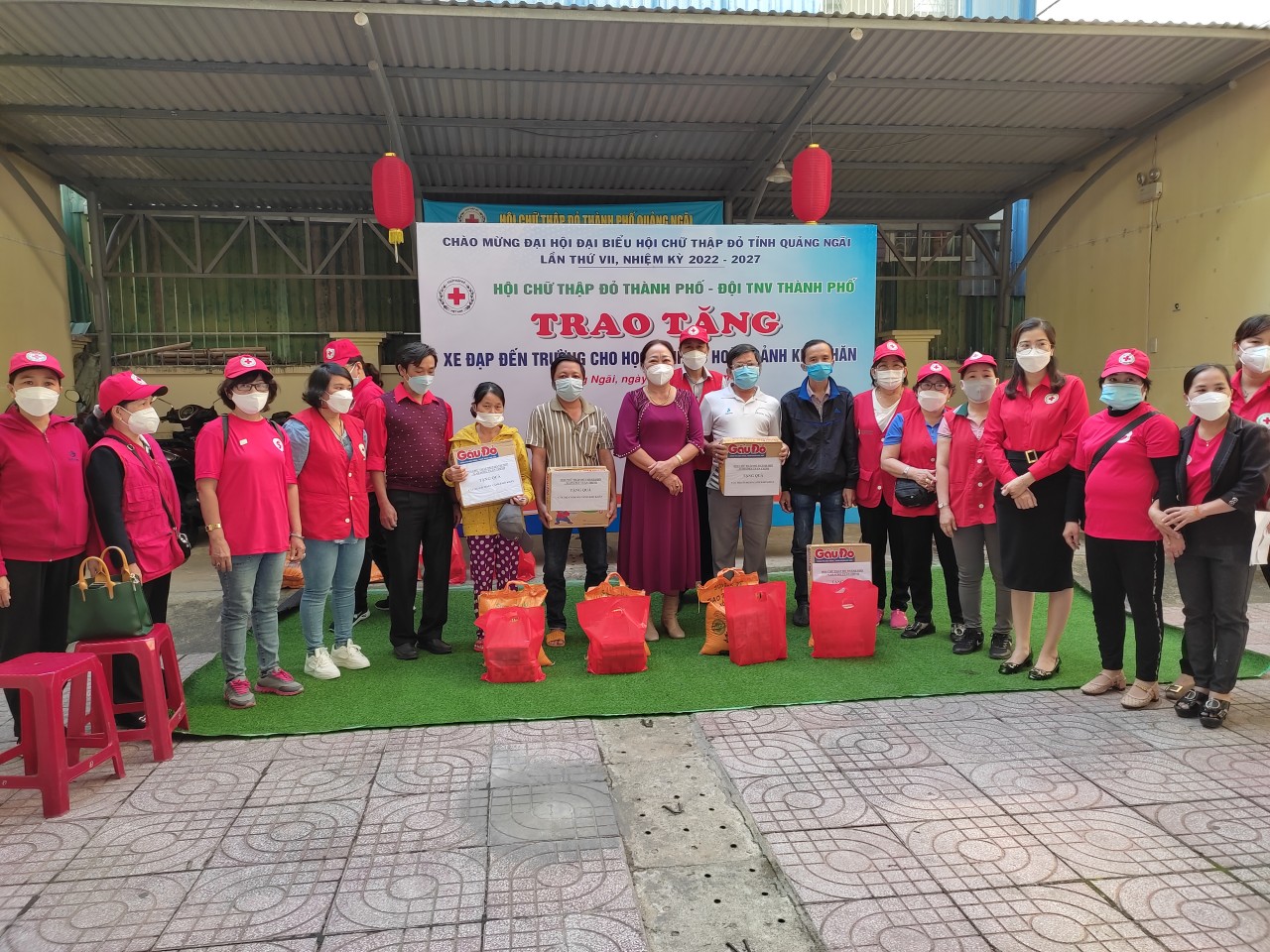 Quảng Ngãi chi trả hơn 577 tỷ đồng cho hơn 93 ngàn đối tượng bảo trợ xã hội Quảng Ngãi chi trả hơn 577 tỷ đồng cho hơn 93 ngàn đối tượng bảo trợ xã hội