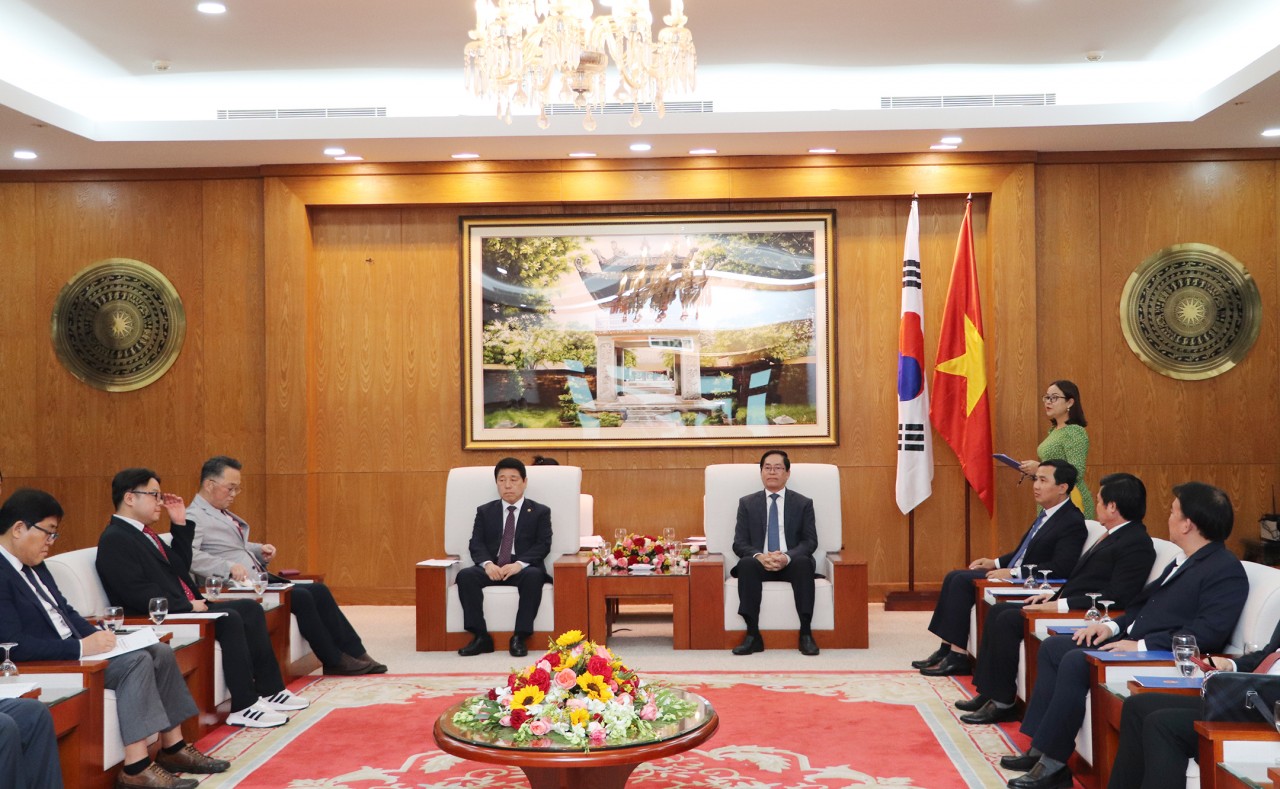 Bí thư Tỉnh ủy tiếp đoàn Hội đồng tỉnh Gangwon, Hàn Quốc