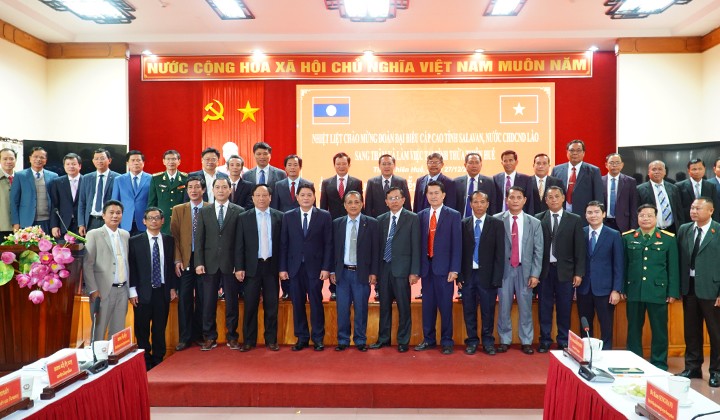 Đưa mối quan hệ hữu nghị, hợp tác giữa hai tỉnh Thừa Thiên Huế (Việt Nam) và Salavan (Lào) lên một tầm cao mới Đưa mối quan hệ hữu nghị, hợp tác giữa hai tỉnh Thừa Thiên Huế (Việt Nam) và Salavan (Lào) lên một tầm cao mới
