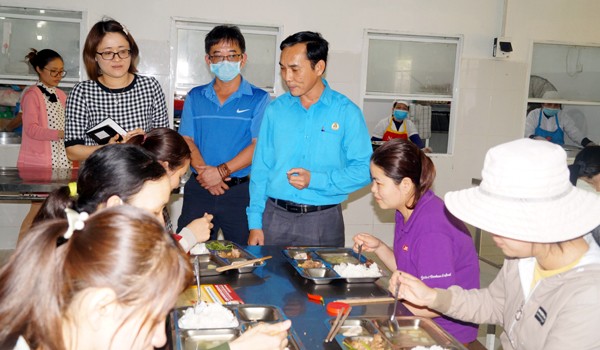 Quảng Ngãi tập trung phát triển thị trường lao động linh hoạt, hiệu quả, bền vững và chăm lo đời sống người lao động Quảng Ngãi tập trung phát triển thị trường lao động linh hoạt, hiệu quả, bền vững và chăm lo đời sống người lao động