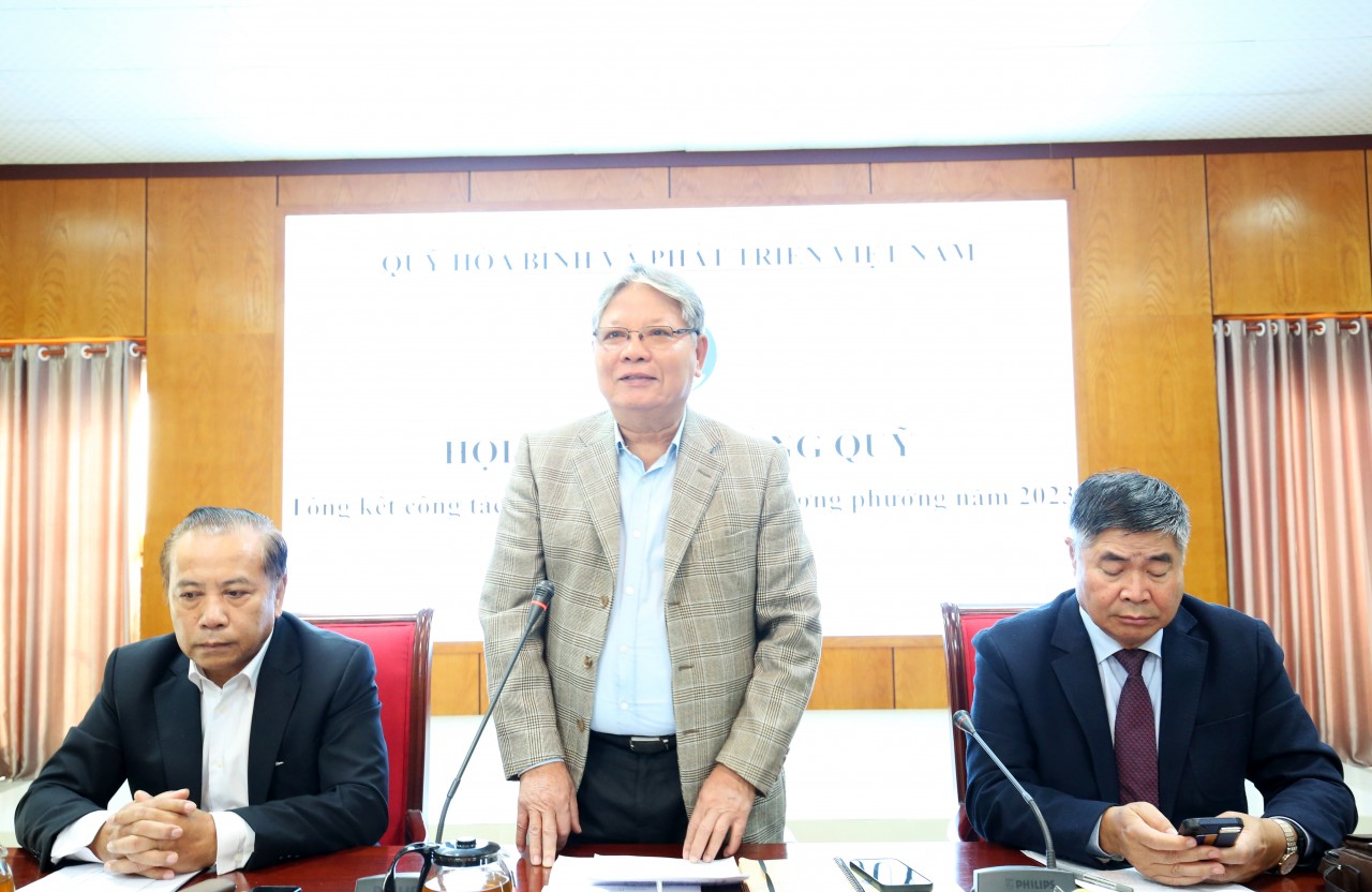 Ông Hà Hùng Cường, Chủ tịch Quỹ Hòa bình và Phát triển Việt Nam phát biểu tại hội nghị (Ảnh: Thành Luân). Ông Hà Hùng Cường, Chủ tịch Quỹ Hòa bình và Phát triển Việt Nam phát biểu tại hội nghị (Ảnh: Thành Luân).