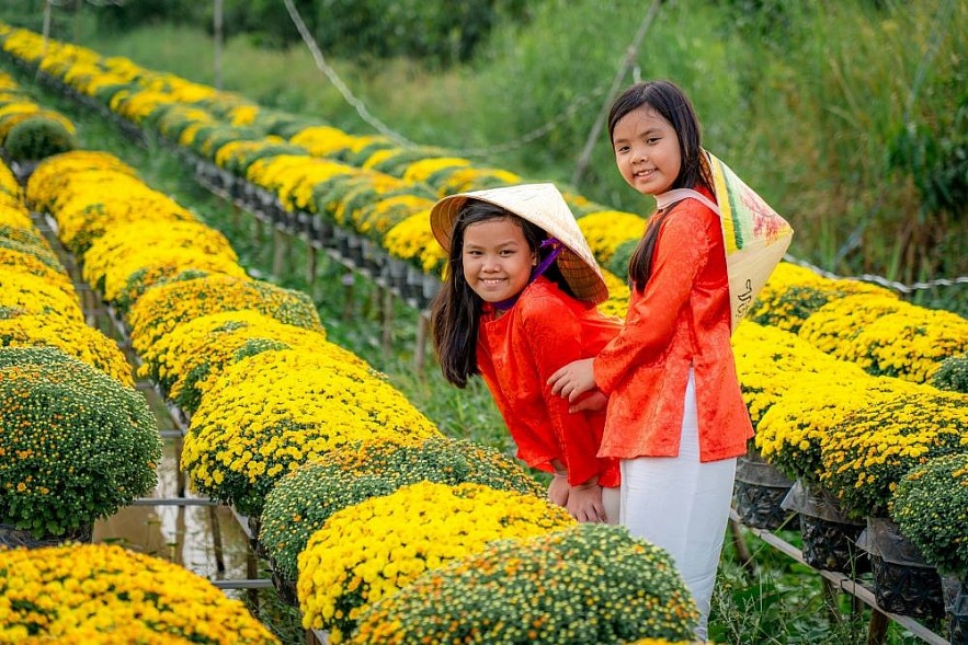 Lunar New Year in the 'Capital of Daisy' Lunar New Year in the 'Capital of Daisies'