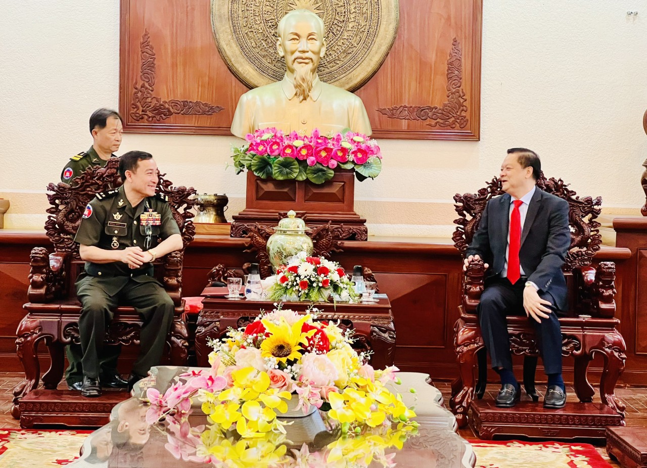 Đoàn Cục Phát triển - Bộ Quốc phòng Campuchia thăm, chúc tết lãnh đạo TP Cần Thơ Đoàn Cục Phát triển - Bộ Quốc phòng Campuchia thăm, chúc tết lãnh đạo TP Cần Thơ