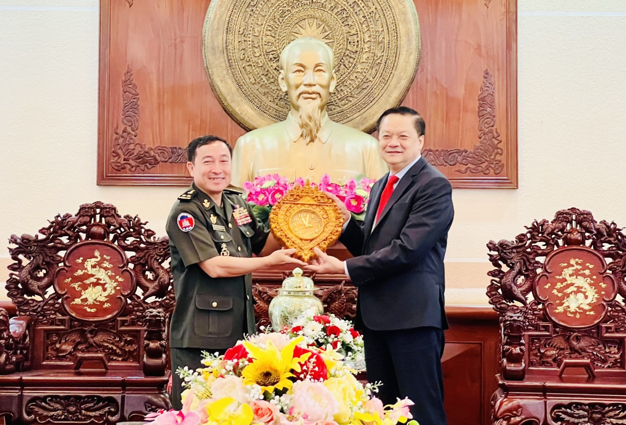 Đoàn Cục Phát triển - Bộ Quốc phòng Campuchia thăm, chúc tết lãnh đạo TP Cần Thơ Đoàn Cục Phát triển - Bộ Quốc phòng Campuchia thăm, chúc tết lãnh đạo TP Cần Thơ