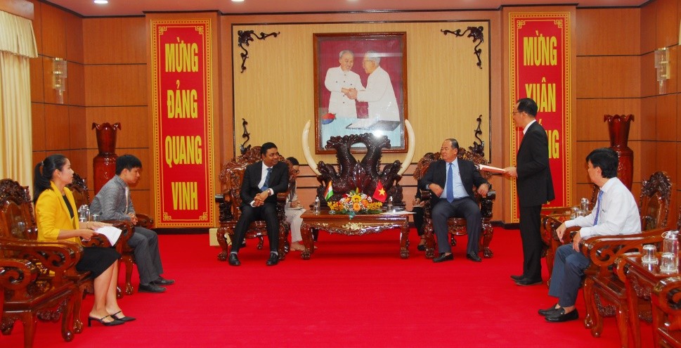 Tổng Lãnh sự Ấn Độ tại thành phố Hồ Chí Minh đến thăm, chào xã giao lãnh đạo tỉnh An Giang (Ảnh: Tổng Lãnh sự Ấn Độ tại thành phố Hồ Chí Minh đến thăm, chào xã giao lãnh đạo tỉnh An Giang (Ảnh: