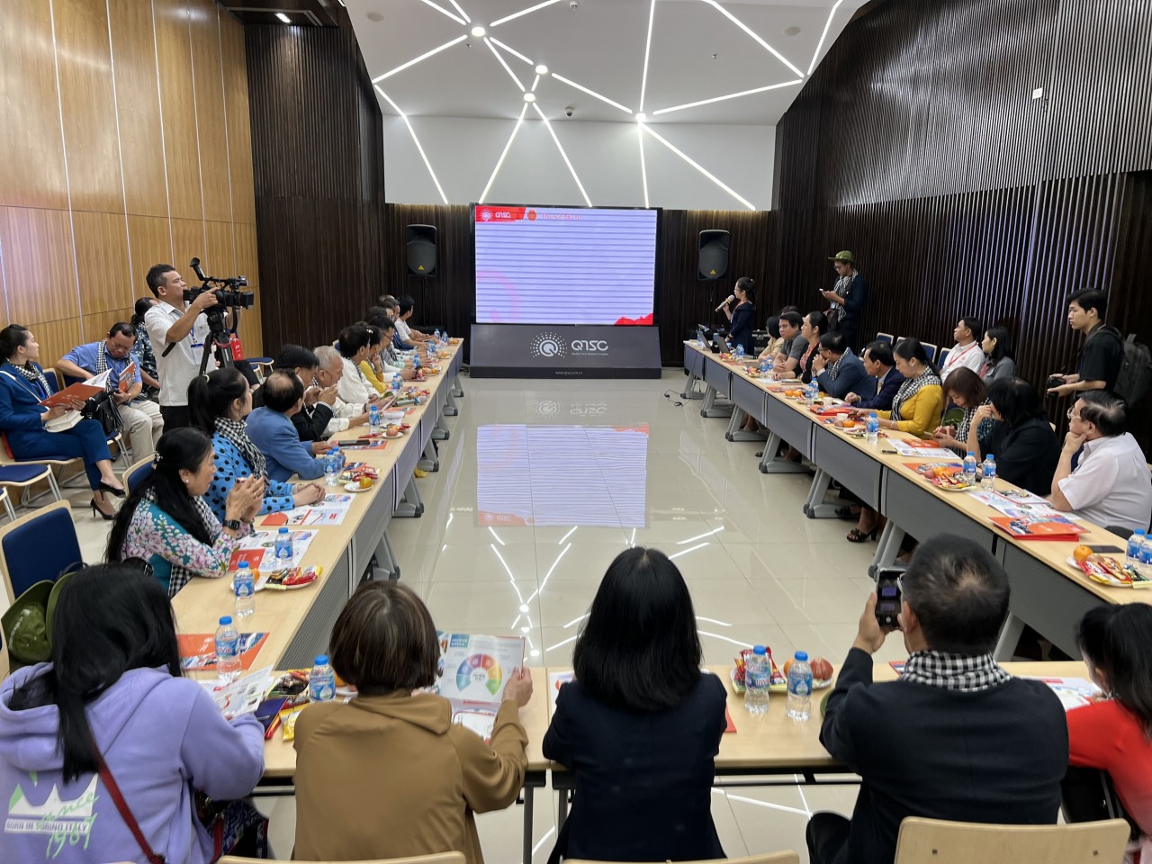 TP.HCM tổ chức họp mặt kiều bào về nước đón xuân Quý Mão TP.HCM tổ chức họp mặt kiều bào về nước đón xuân Quý Mão