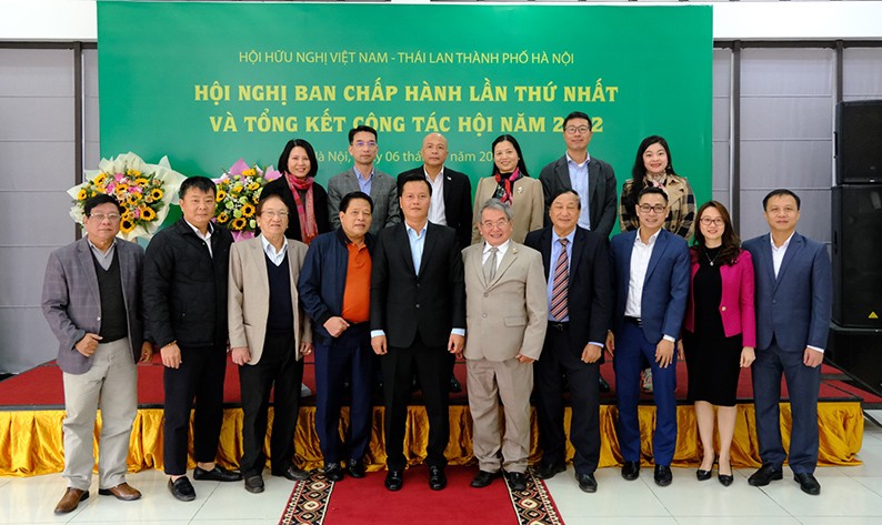 Các đại biểu Hội Hữu nghị Việt Nam – Thái Lan thành phố Hà Nội tổ chức Hội nghị Ban chấp hành lần thứ nhất và tổng kết công tác hội năm 2022. Các đại biểu Hội Hữu nghị Việt Nam – Thái Lan thành phố Hà Nội tổ chức Hội nghị Ban chấp hành lần thứ nhất và tổng kết công tác hội năm 2022.