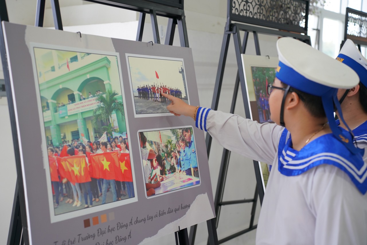 Đà Nẵng: Đặc sắc triển lãm "Tuổi trẻ với biển đảo quê hương"