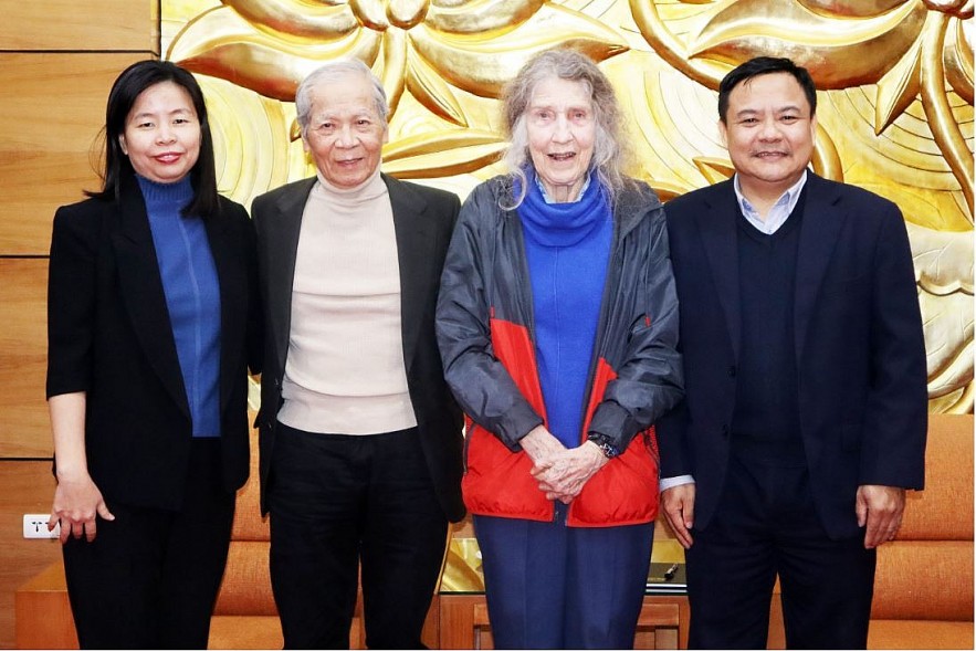 Photo: Representatives from the Americas Department and the guests in a group photo. Photo: Vietnam Times Photo: Representatives from the Americas Department and the guests in a group photo. Photo: Vietnam Times