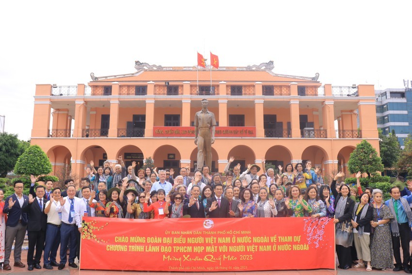 Delegates pose for a group photo at at the Ho Chi Minh Museum’s branch in the city. Source: Vo Tho Delegates pose for a group photo at at the Ho Chi Minh Museum’s branch in the city. Source: Vo Tho