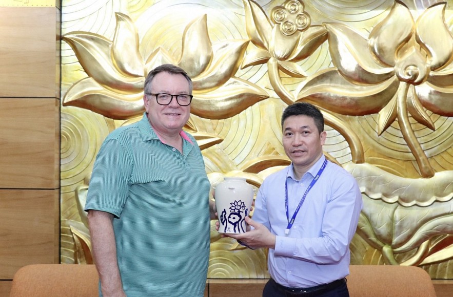 VUFO Proposes Winrock International to co-host Cooperation Initiatives Workshop for NGOs in Vietnam VUFO Proposes Winrock International to co-host Cooperation Initiatives Workshop for NGOs in Vietnam