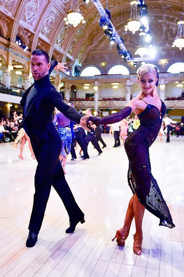 Gentlemen and Ladies of the Dance: How the Artform Bridges Vietnam to the Rest of the World Gentlemen and Ladies of the Dance: How the Artform Bridges Vietnam to the Rest of the World